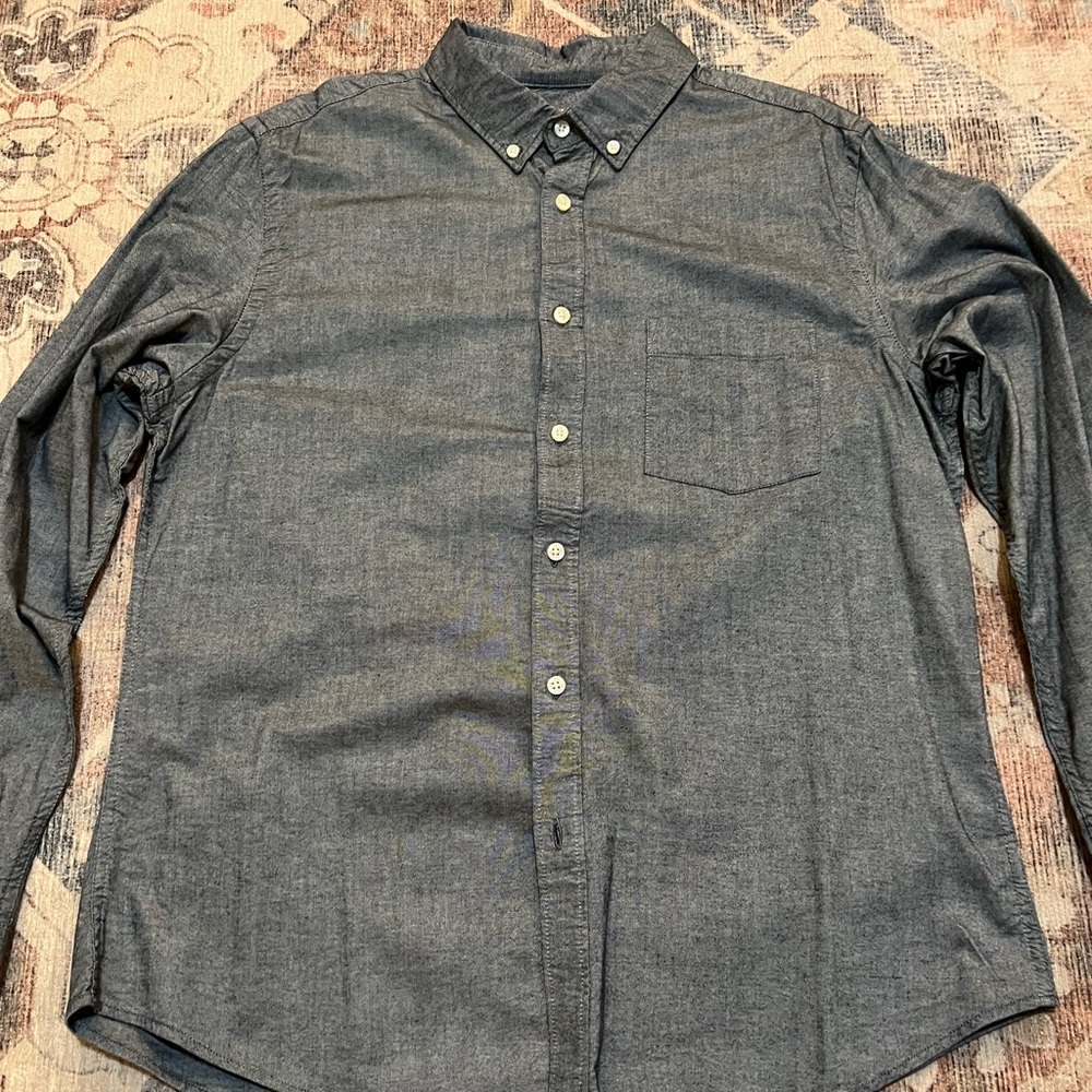 Long sleeve Goodfellow & Co. button up shirt. Slim fit large